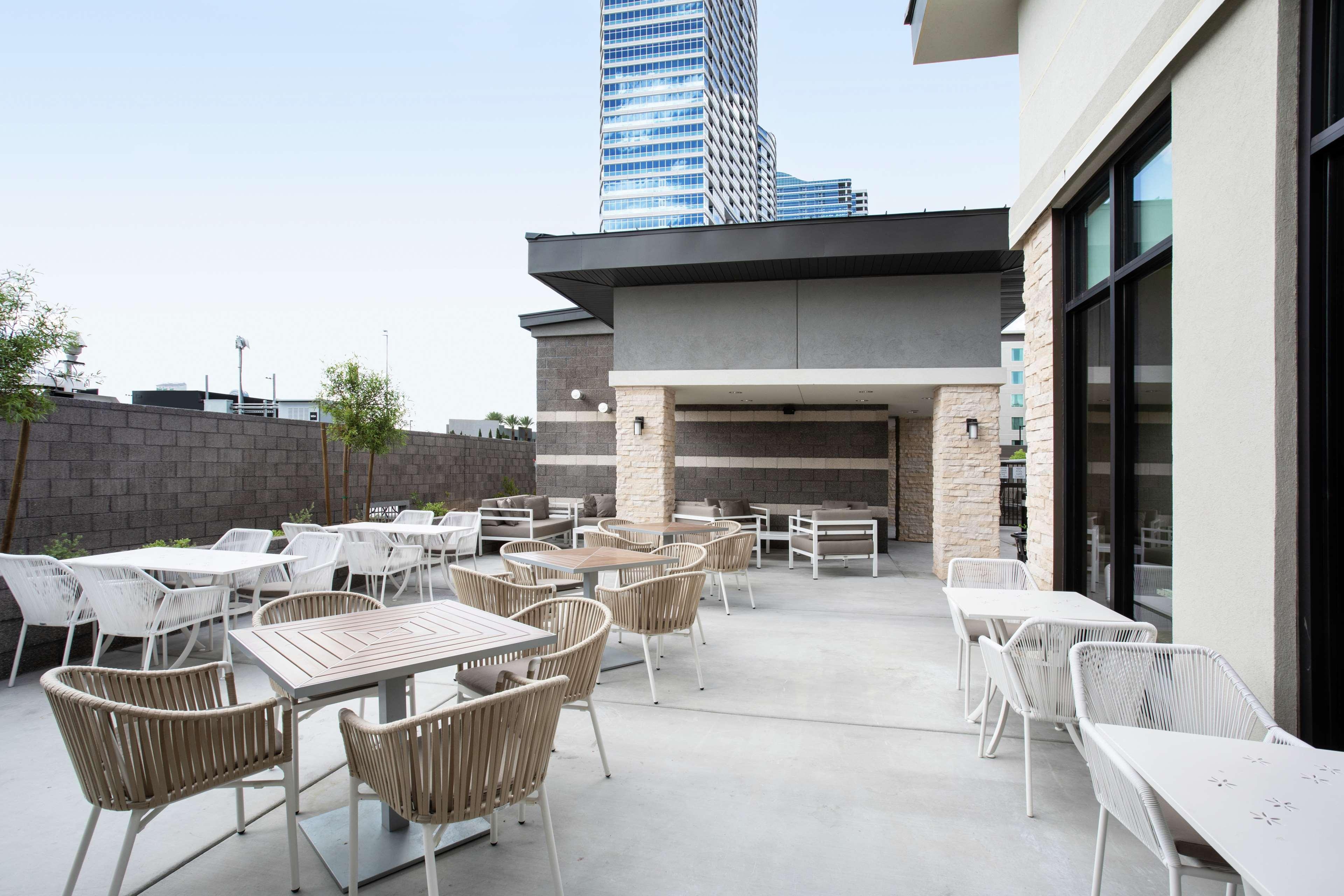 Hilton Garden Inn Las Vegas City Center Экстерьер фото