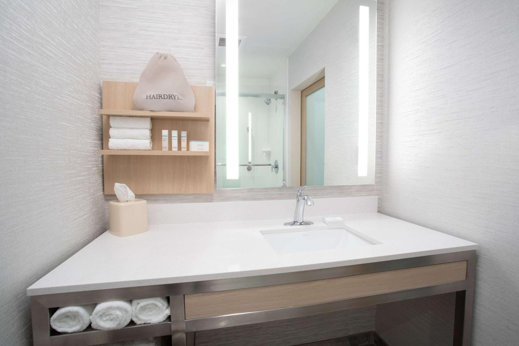 Hilton Garden Inn Las Vegas City Center Экстерьер фото